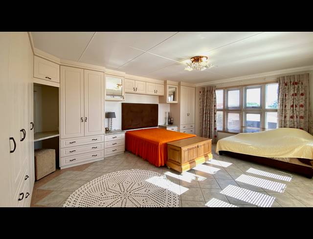 4 BEDROOM HOUSE FOR SALE IN PORT OWEN